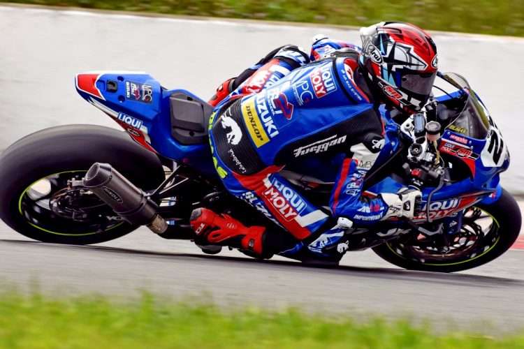 Alex Dumas in Qualifying for the International Brotherhood of Electrical Workers Triple header in Moss Corner at Canadian Tire Motorsport Park in August 2021 with the Liqui Moly/FAST Riding School Suzuki GSX-R1000. CREDIT: Colin Fraser / CSBK