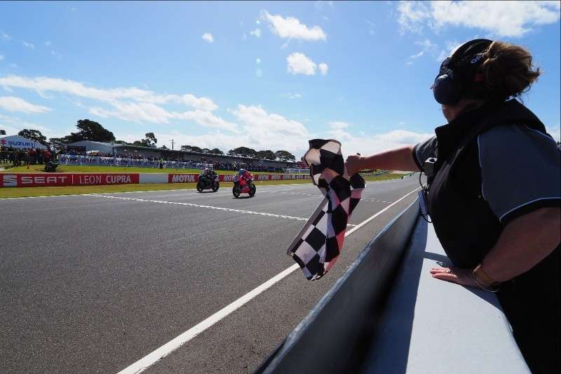 Marco Melandri (Aruba.it Racing - Ducati) took the victory at the line after a stunning final lap